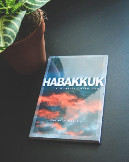 image of the book 'Habakkuk' by Walt chantry