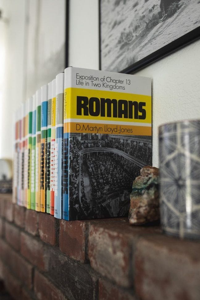 Romans by D. Martyn LloydJones Banner of Truth UK