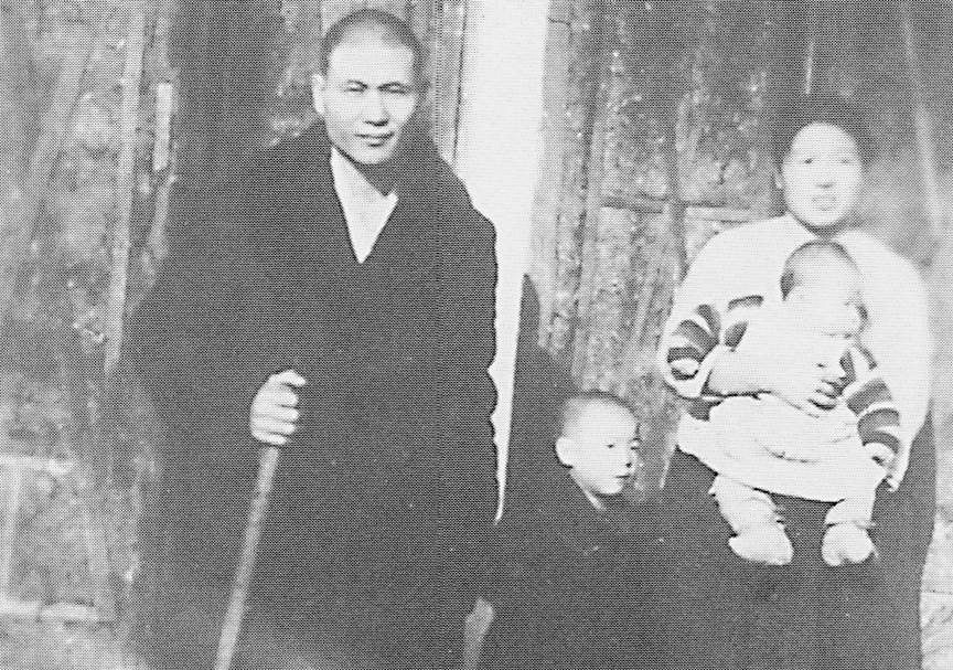 Kim Yoonsup and his family